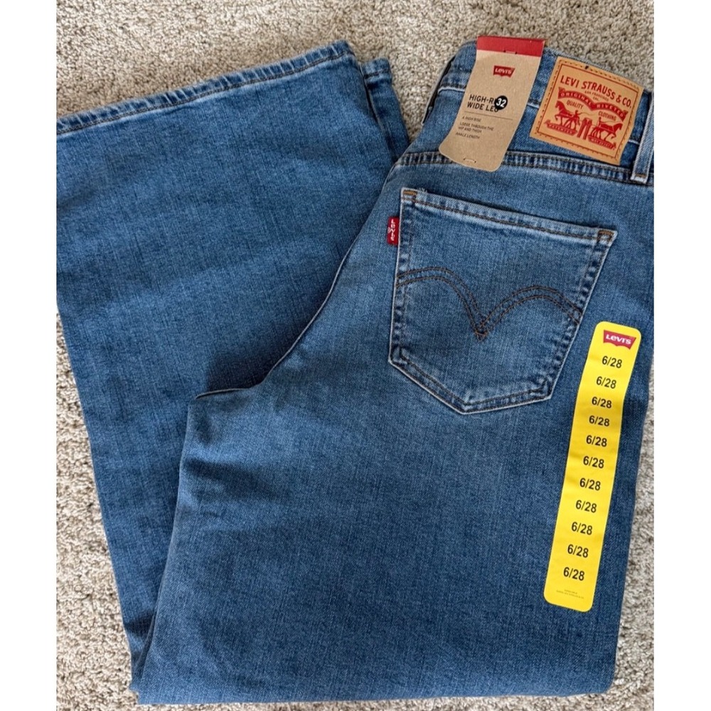 NWT Levi's Women's 6/28 Blue High-Rise Wide Leg Jeans Denim Ankle Length